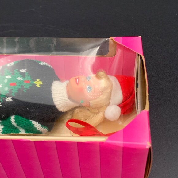 Holiday Season Barbie Special Edition 1996 Mattel 15581 NRFB Christmas Sweater - Picture 7 of 10